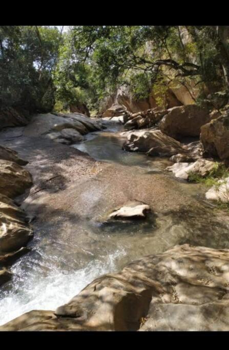 Chalé aconchegante em estância climática Santo Antônio do Leite Esterno foto